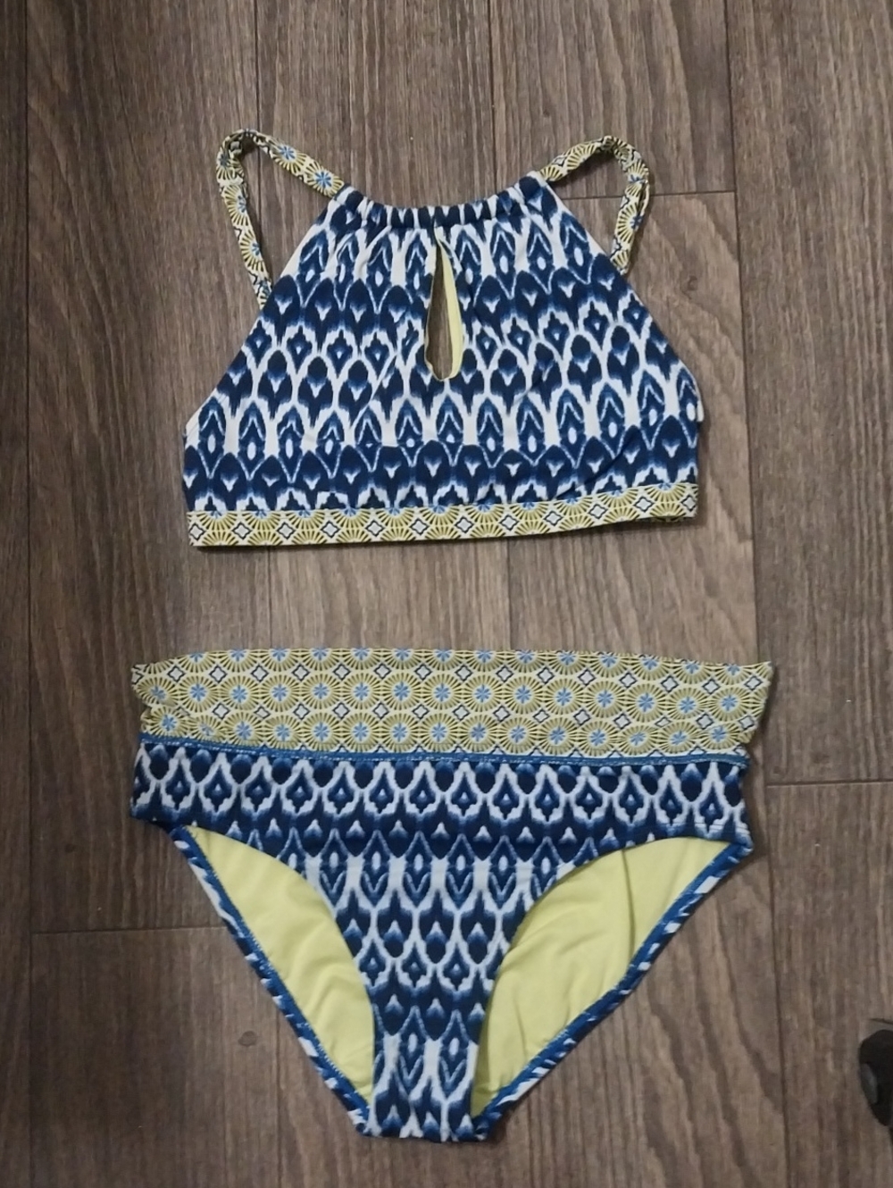 Women’s -Bleu Rod Beattie -Patterned Cold-Shoulder Top+ Bottom-Size 4